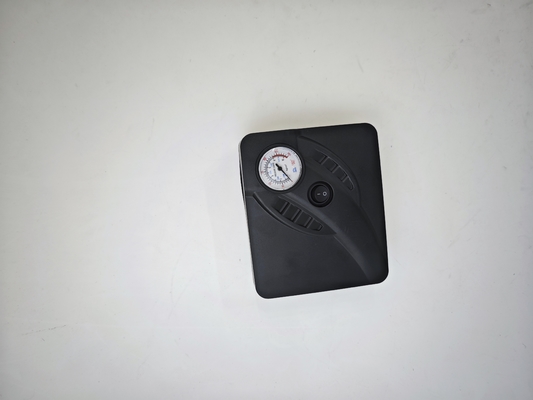 Lốp xe ô tô màu đen DC 12V Máy nén không khí di động Máy bơm lốp di động