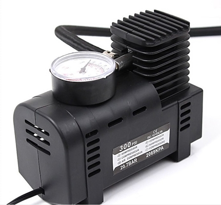 Giá tốt. Trọng lượng 0,8 Kgs Máy bơm không khí ô tô di động DC 12V 250 Psi Áp suất có đồng hồ trực tuyến